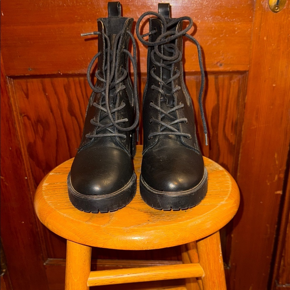 MIA Daryl Lace-Up Boot - Picture 2 of 12